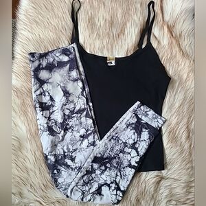NWT Victoria's Secret PINK Tank & Tie Dye Crop Legging Bundle Size M